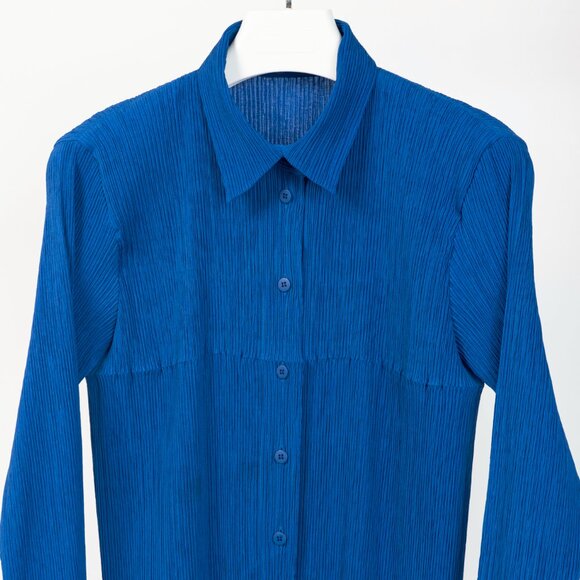 Issey Miyake Cobalt-Blue Pleated Long-Sleeve Buttoned Maxi Dress - Picture 3 of 8